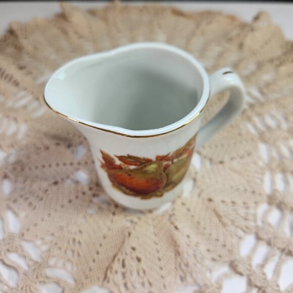 Vintage Creamer White with Pears Gold Lustre Around the Rim & Handle Japan - Picture 8 of 9